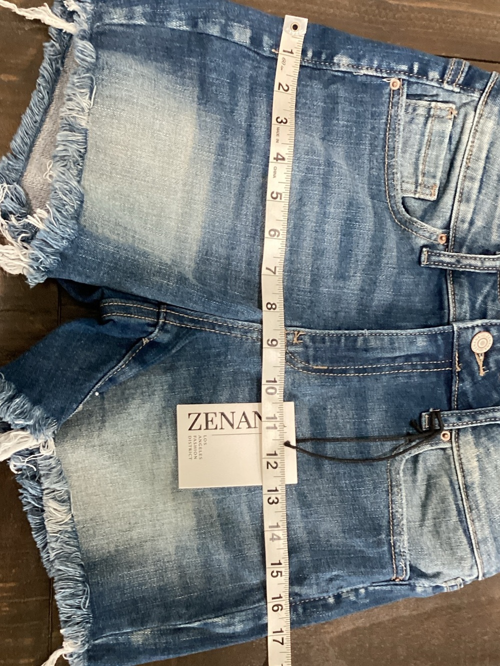 Zenana Outfitters Distressed Blue Denim Jean Shorts‎ - Picture 4 of 7